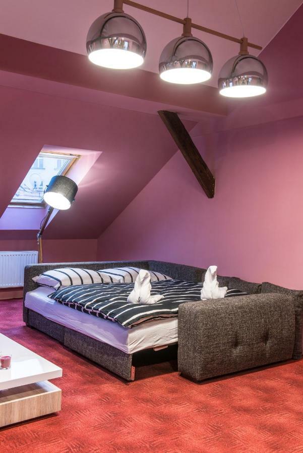 Spacious And Quiet Attic Flat In Centre Prag Exterior foto